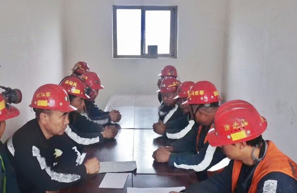 陜煤建設(shè)洗選煤第三項(xiàng)目部：“三抓手”強(qiáng)化班組管理，夯實(shí)安全堡壘