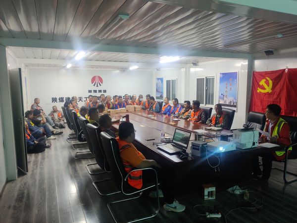 陜煤建設(shè)天工公司安裝一部：迎高溫、戰(zhàn)酷暑 確保汽車卸煤溝安裝工程如期交付