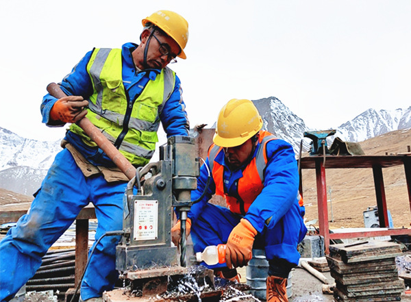 陜煤建設(shè)礦建三公司：確認過腳步，你們就是雪域高原上的“掘進鐵軍”