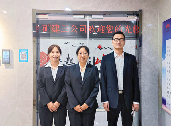 陜煤建設礦建三公司為職工換上“新戰(zhàn)袍”