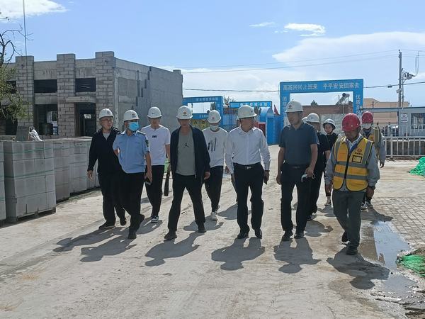 鄂托克旗旗委常委、政府副旗長(zhǎng)許瑞峰一行蒞臨陜煤建設(shè)內(nèi)蒙古分公司第二項(xiàng)目部檢查指導(dǎo)工作