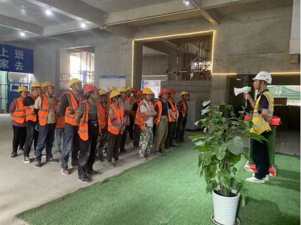 陜煤建設(shè)銅煤公司：第十五項(xiàng)目部開展新《安全生產(chǎn)法》宣傳活動(dòng)