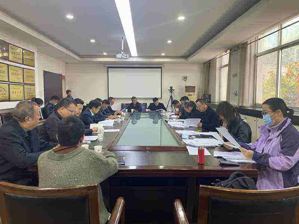 陜煤建設澄合分公司承建的彬長大佛寺新增生產(chǎn)生活設施3#、4#職工宿舍及車庫工程順利通過竣工驗收