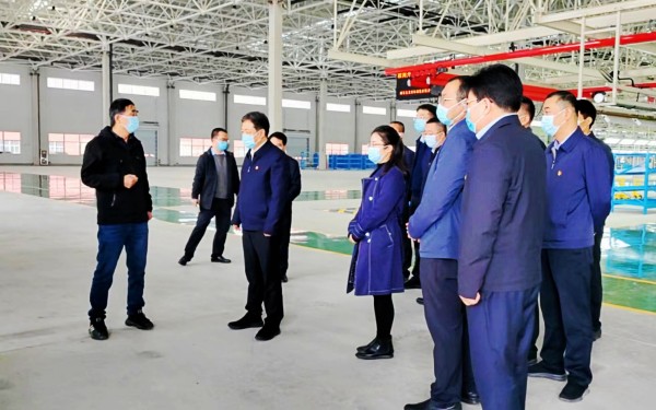 渭南市委書記樊維斌一行深入南京金龍純電動商用車建設(shè)項目進(jìn)行視察
