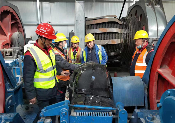 陜煤建設(shè)礦建三公司：雙管齊下，筑牢年終安全生產(chǎn)防線