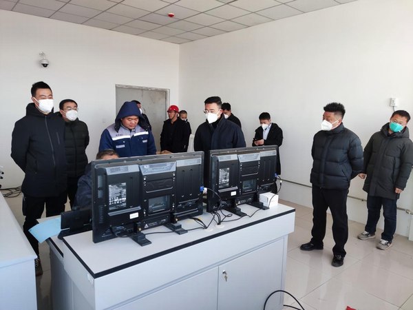 陜西榆橫鐵路有限責(zé)任公司黨委書記、董事長馮斌蒞臨榆陽煤炭物流園區(qū)項目檢查指導(dǎo)工作