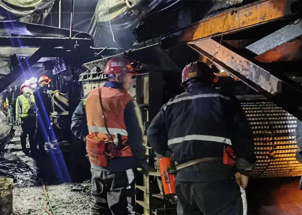 陜煤建設(shè)機(jī)電安裝公司小保當(dāng)項(xiàng)目部:只爭朝夕抓開局