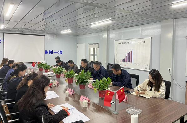 陜煤集團(tuán)專家組對陜煤建設(shè)天工公司承建的渭南陜煤啟辰項(xiàng)目二期工程進(jìn)行檔案預(yù)驗(yàn)收