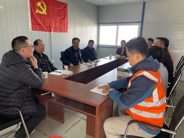 陜煤建設(shè)天工公司新疆第一項(xiàng)目部：召開座談會(huì)，青年員工士氣高