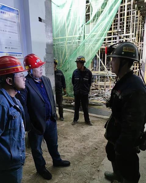 陜煤建設(shè)礦建二公司：“零點行動”為安全生產(chǎn)保駕護(hù)航