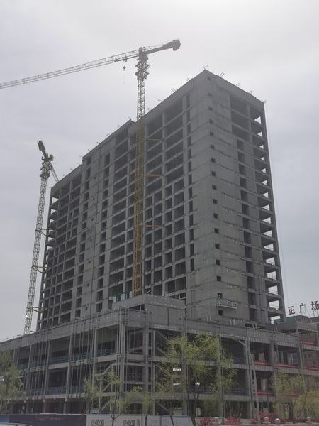 陜煤建設(shè)銅煤公司承建的泰寶酒店式公寓順利通過主體結(jié)構(gòu)驗(yàn)收