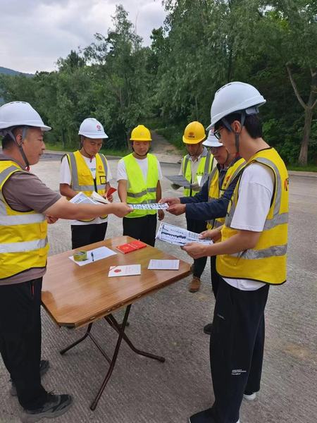 陜煤建設(shè)新城公司： 開展“安全宣傳咨詢?nèi)铡被顒?dòng)