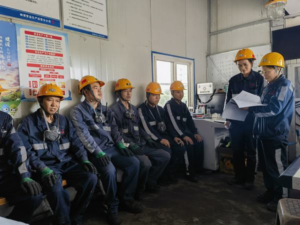 陜煤建設(shè)集團(tuán)洗選煤運(yùn)營公司神渭蒲城運(yùn)營項目部：巾幗女工“話”真情 筑牢安全半邊天