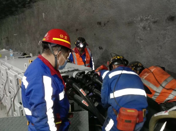 陜煤建設(shè)機(jī)電安裝公司：迎“峰”而上，“暑”你最美