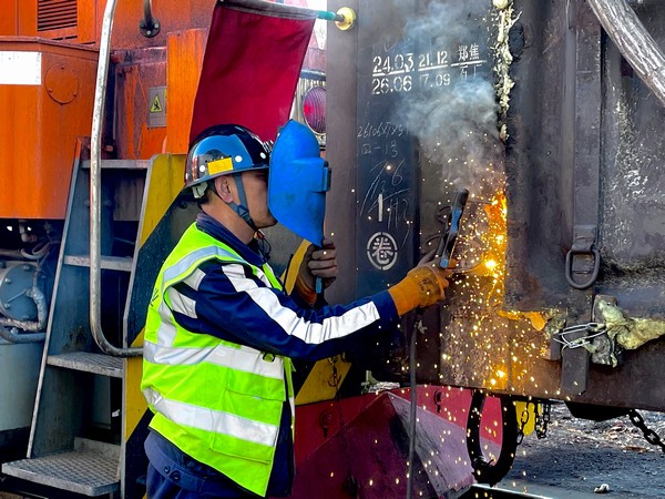 陜煤建設(shè)洗選煤運(yùn)營(yíng)公司檸條塔運(yùn)營(yíng)項(xiàng)目部： 酷戰(zhàn)三伏天  盛夏綻芳華