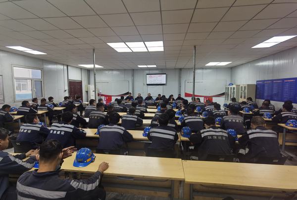 陜煤建設(shè)洗選煤運(yùn)營(yíng)公司紅柳林洗煤廠項(xiàng)目部：迎戰(zhàn)高溫“烤”驗(yàn)  筑牢“安全籬笆”