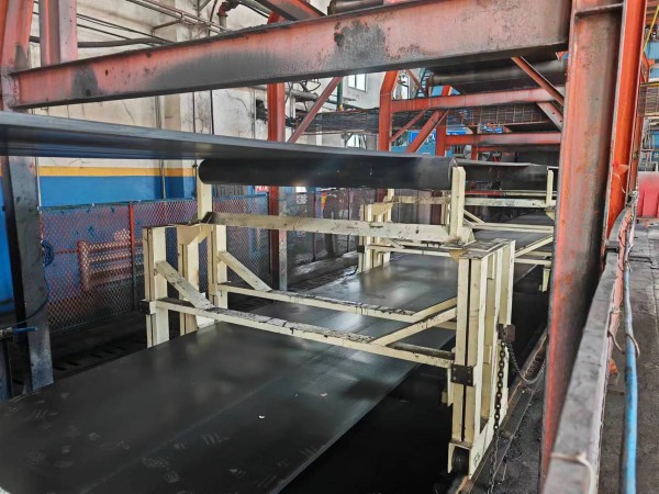 陜煤建設(shè)機(jī)電安裝公司：提前1天完成紅柳林礦主井膠帶機(jī)帶面更換工程