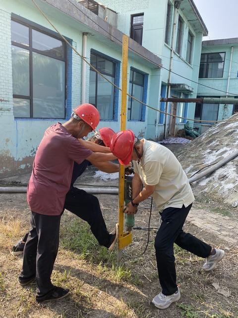 陜煤建設(shè)韓城分公司安裝五項目部：打接地極的“小神器”誕生了
