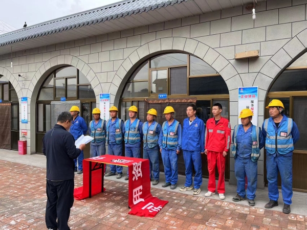 陜煤建設機電安裝公司涼水井項目部環(huán)?；顒釉谛袆?></div>
                                <div   id=