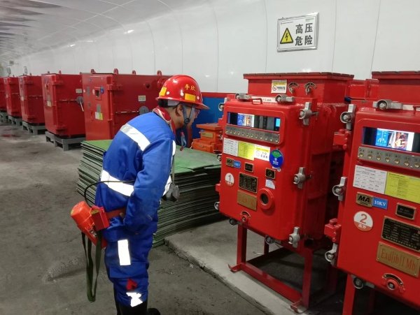 陜煤建設(shè)機(jī)電安裝公司：國(guó)慶我在崗 項(xiàng)目生產(chǎn)“不打烊”！