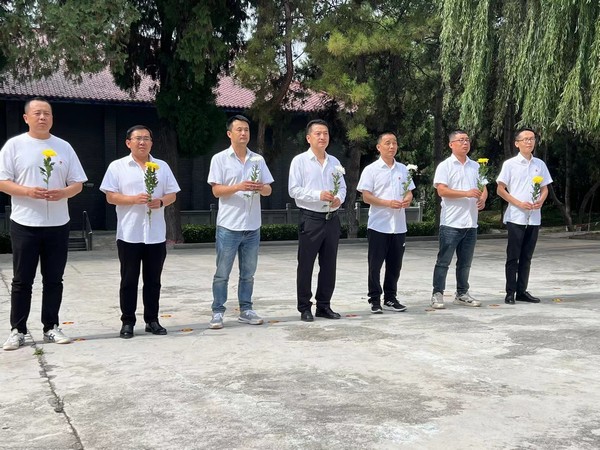 陜煤建設(shè)銅煤公司延安項(xiàng)目部黨支部 開展“緬懷革命先烈，傳承紅色基因”主題黨日活動(dòng)