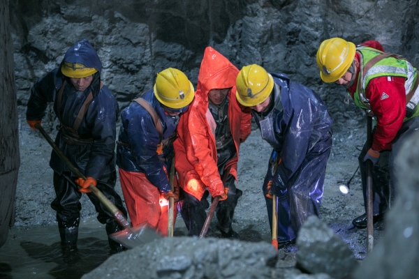 陜煤建設礦建三公司：鉚足干勁，進尺逆勢上揚！