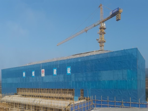 陜煤建設綠宇公司承建的淳化縣殯葬服務設施建設項目主體結(jié)構(gòu)順利封頂