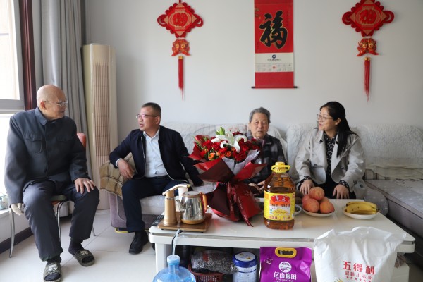 陜煤建設(shè)機(jī)電安裝公司：九九重陽節(jié)，濃濃敬老情