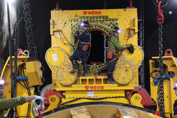 陜煤建設(shè)礦建二公司:TBM（全斷面硬巖盾構(gòu)機(jī)）拉滿(mǎn)施工“進(jìn)度條”