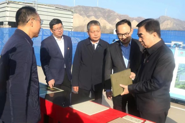 韓城市委書(shū)記亢振峰一行蒞臨韓城煤矸石項(xiàng)目調(diào)研指導(dǎo)工作