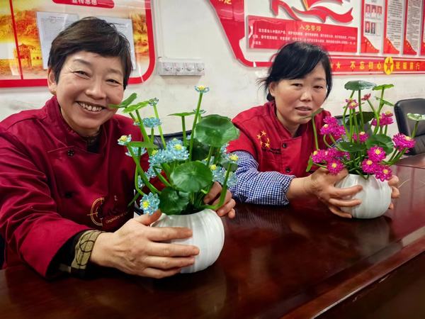 陜煤建設(shè)洗選煤運營公司檸條塔運營項目部開展 “巧手傳廉情，歡喜迎元旦”主題手工活動