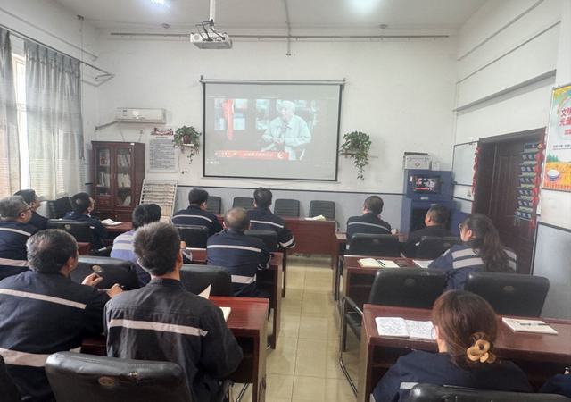 陜煤建設(shè)洗選煤運(yùn)公司澄合山陽運(yùn)營(yíng)營(yíng)項(xiàng)目部:“以學(xué)促行”，夯實(shí)保密法律意識(shí)