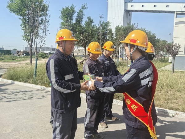 陜煤建設(shè)洗選煤運(yùn)營公司神渭蒲城運(yùn)營項目部 開展：“助檢修、囑安全、送溫暖”活動