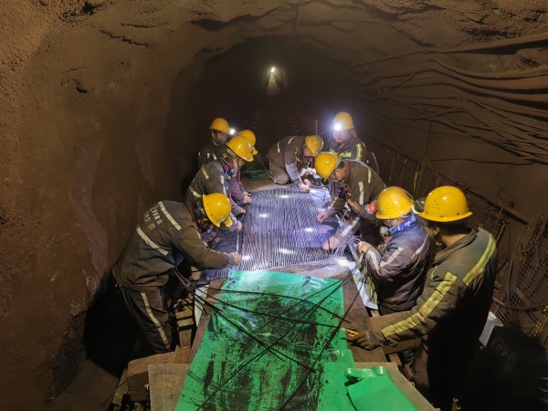 陜煤建設機電安裝公司：鉚足干勁搶進度，細致慎微保安全