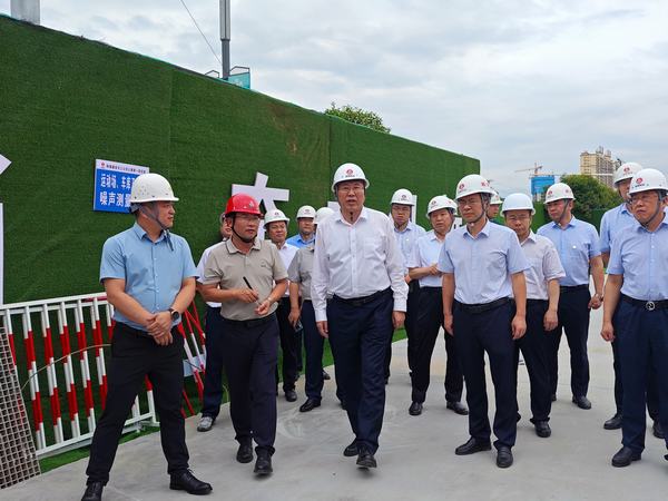 陜煤集團(tuán)黨委副書記、思創(chuàng)高管院執(zhí)行院長張海泉一行蒞臨陜煤建設(shè)天工公司漢陰縣實(shí)驗(yàn)中學(xué)二期項(xiàng)目指導(dǎo)調(diào)研