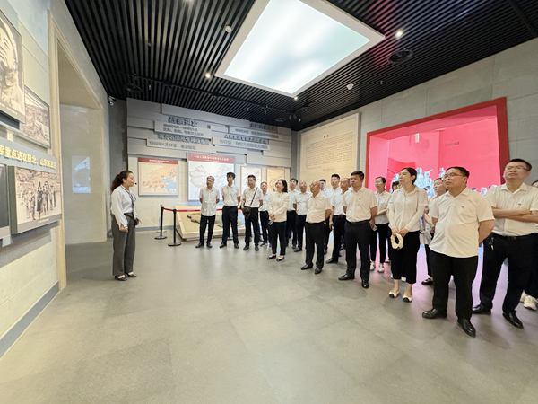 陜煤建設(shè)大秦置業(yè)公司:開展“追尋紅色足跡 汲取奮進(jìn)力量”主題黨日活動(dòng)