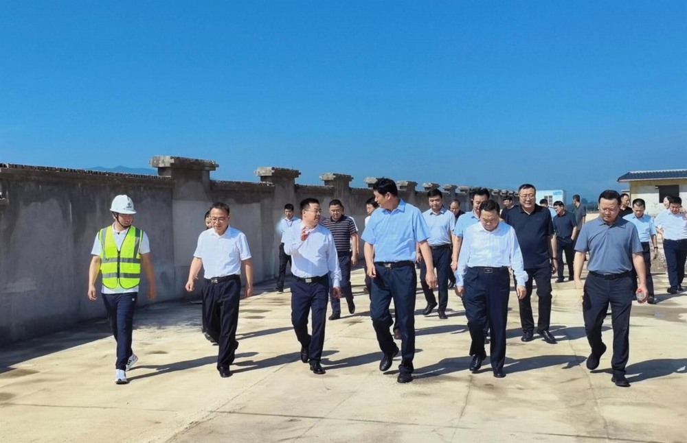 陜煤建設(shè)綠宇公司：咸陽市委常委、副市長羅軍蒞臨陜煤建設(shè)綠宇公司承建的淳化縣殯葬服務(wù)設(shè)施建設(shè)項(xiàng)目指導(dǎo)工作