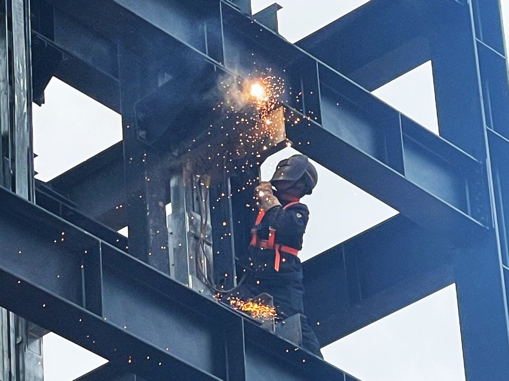 中秋堅(jiān)守，詮釋別樣“團(tuán)圓”