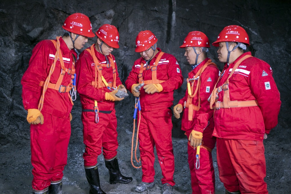 陜煤建設礦建三公司：“黨建紅”引領(lǐng)“發(fā)展路”