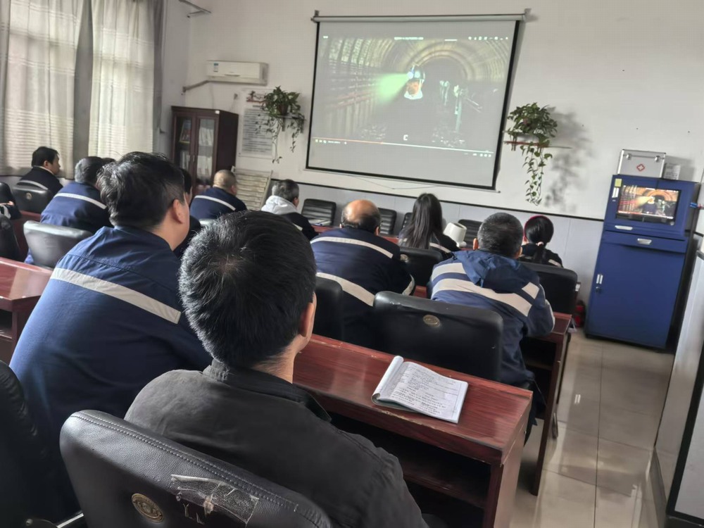 陜煤建設(shè)洗選煤運(yùn)營公司澄合山陽運(yùn)營項(xiàng)目部：以安全“預(yù)警”?！绊槙场辫T“防線”