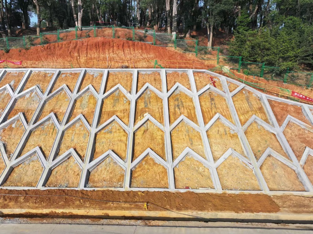 陜煤建設(shè)西北分公司：攻堅克難啃“骨頭”、邊坡治理顯成效