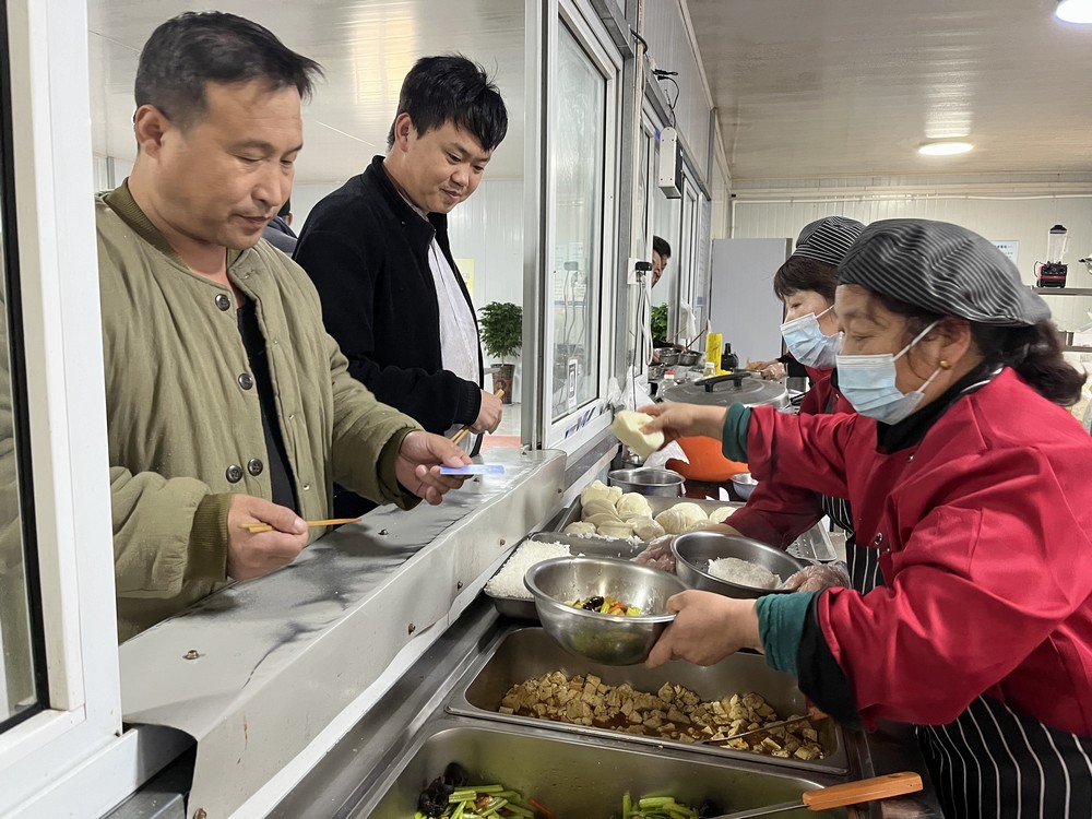 陜煤建設(shè)礦建三公司：冬季施工“有溫度”，后勤保障“暖人心”