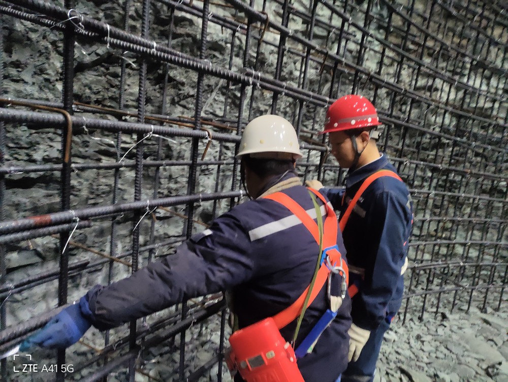 喜報(bào)！陜煤建設(shè)礦建二公司施工的曹家灘煤礦副立井井筒大斷面壁座施工驗(yàn)收完畢