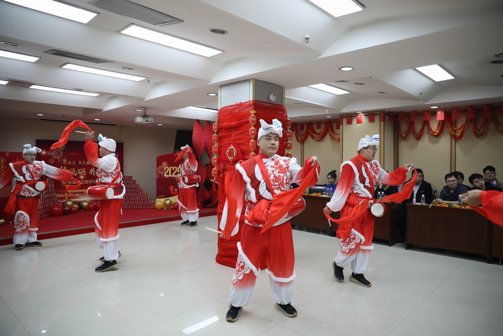 陜煤建設(shè)路橋分公司開展“話安全、慶元旦、迎新春”游藝聯(lián)歡會