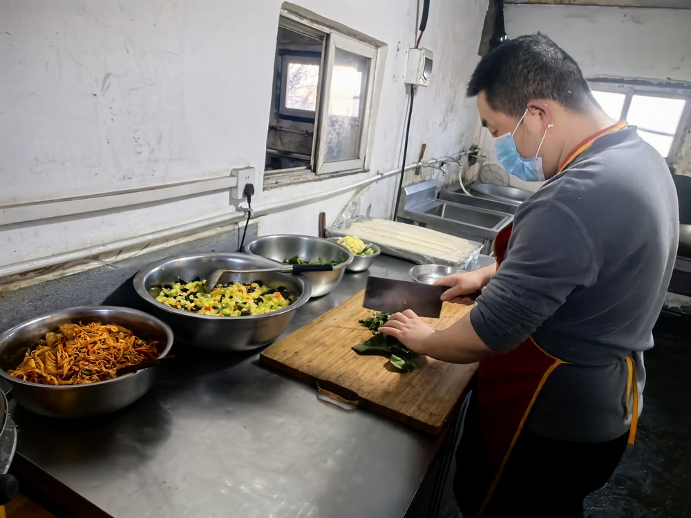 陜煤建設洗選煤運營公司第二項目部：“食、浴、居”三管齊下  提升員工幸福感