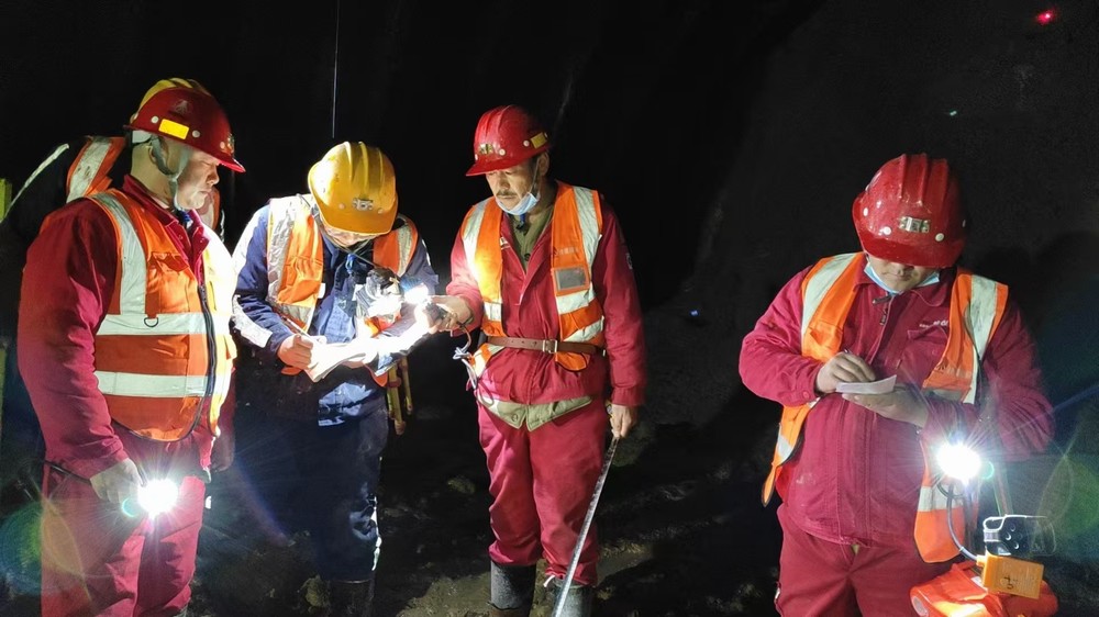 陜煤建設(shè)礦建三公司：請收看！“五一”勞動特寫