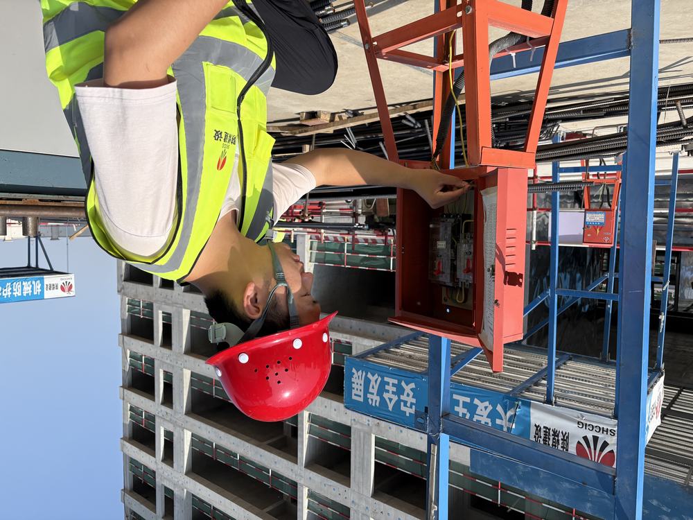 陜煤建設(shè)天工公司的 520 硬核告白：安全帽作玫瑰，卷尺圖紙寫(xiě)情詩(shī)