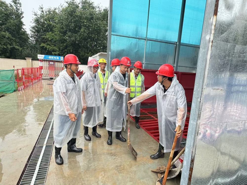 陜煤建設(shè)天工公司土建第二十七項(xiàng)目部：“汛”速行動(dòng)，嚴(yán)守雨季安全線