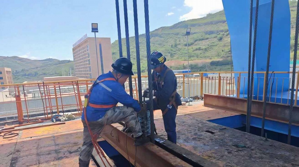 陜煤建設礦建二公司安裝項目部高效完成王峰煤礦副立井提升鋼絲繩更換任務