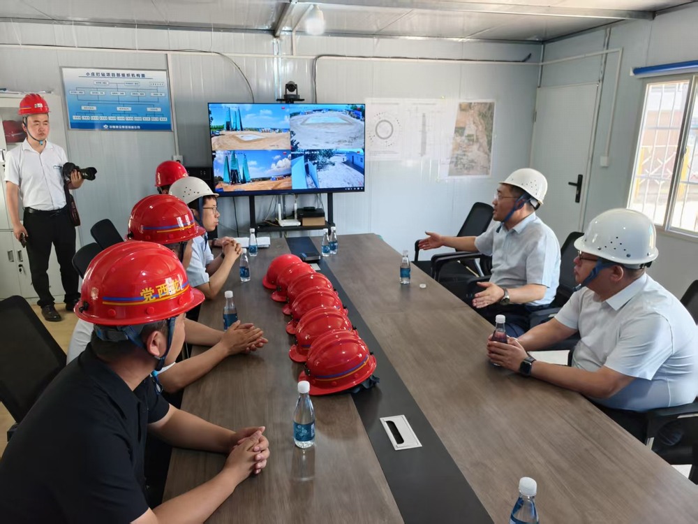 陜煤集團基本建設部副總經理王建立赴陜煤建設礦建二公司小莊煤礦義門風井項目籌備現(xiàn)場調研